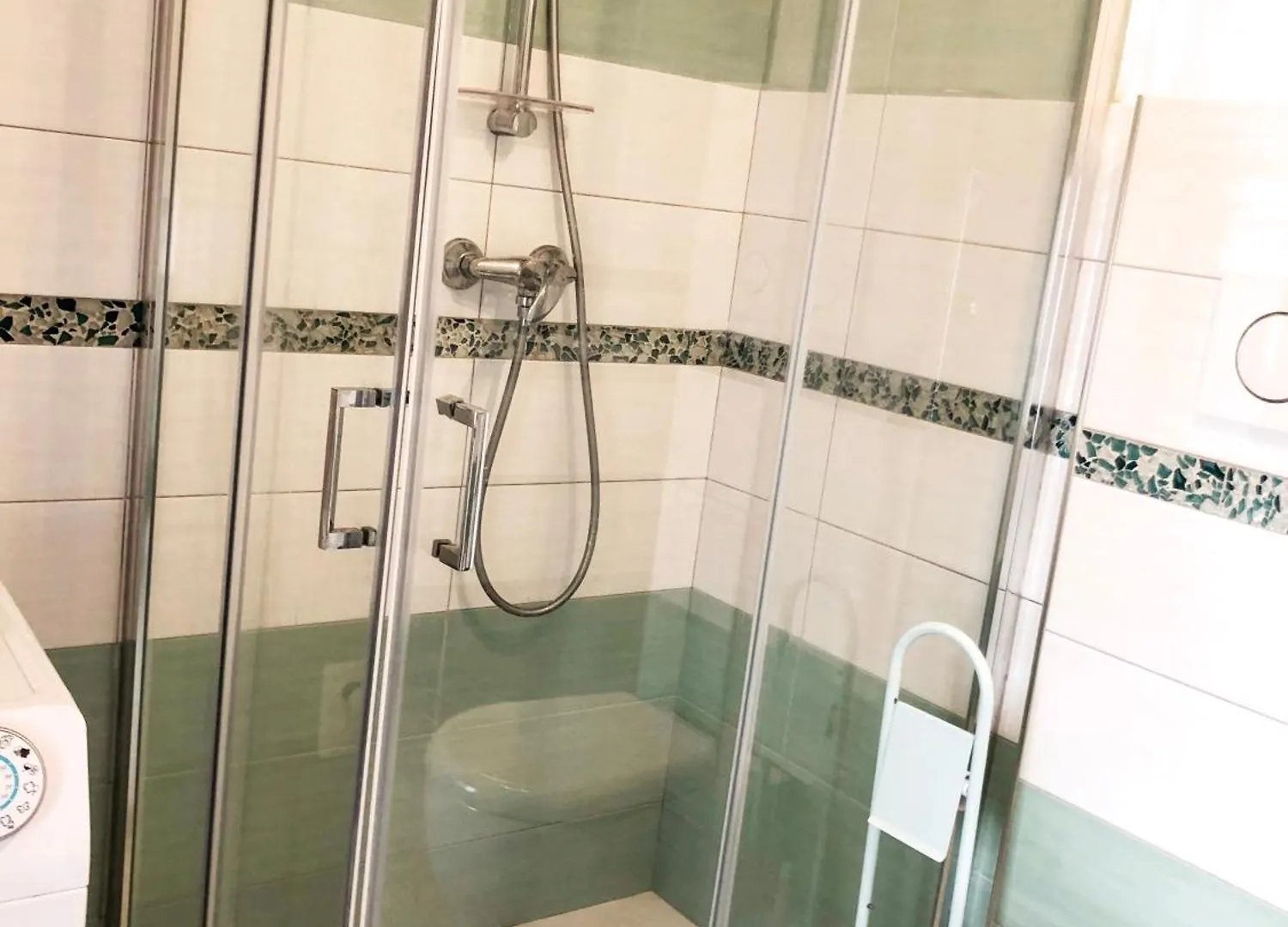 Algherolux -Free Secure Gated Parking For Cars And Motorbikes Guest house Alghero